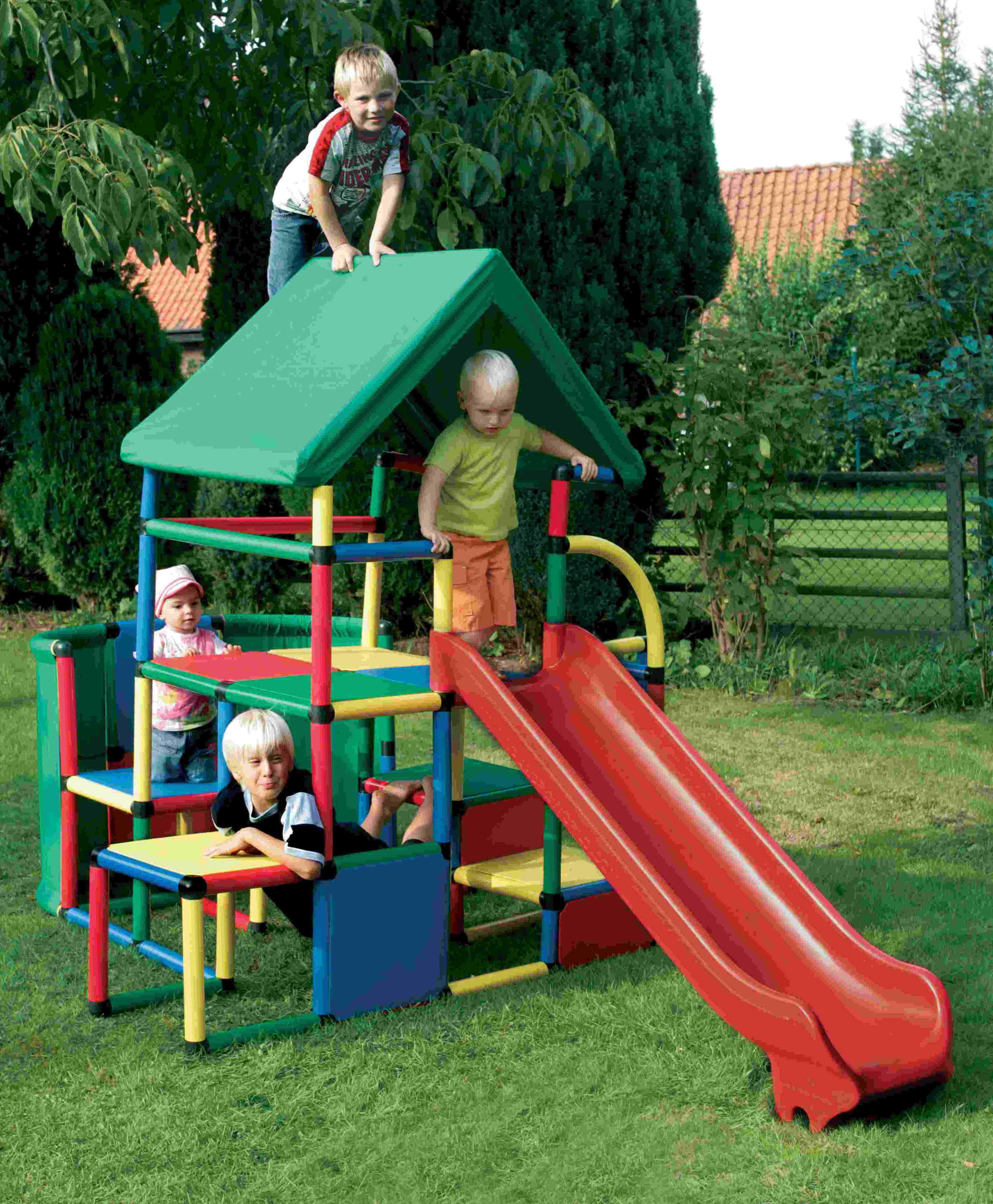quadro-story-2004-integrated-slide-climbing-house