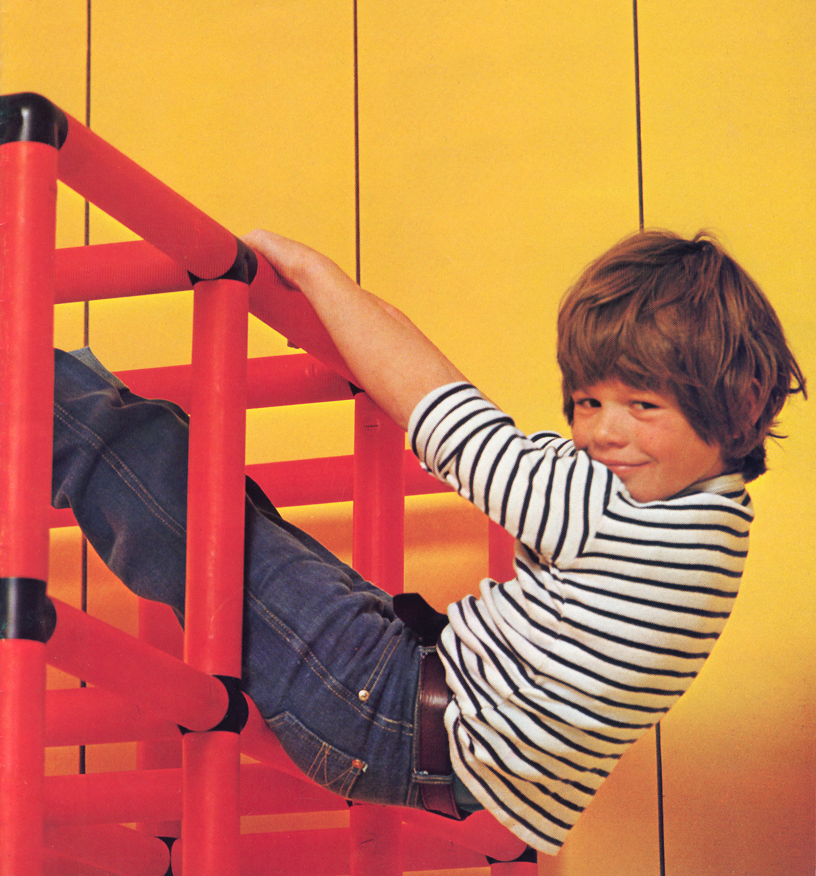 quadro-story-1979-boy-hanging.jpg