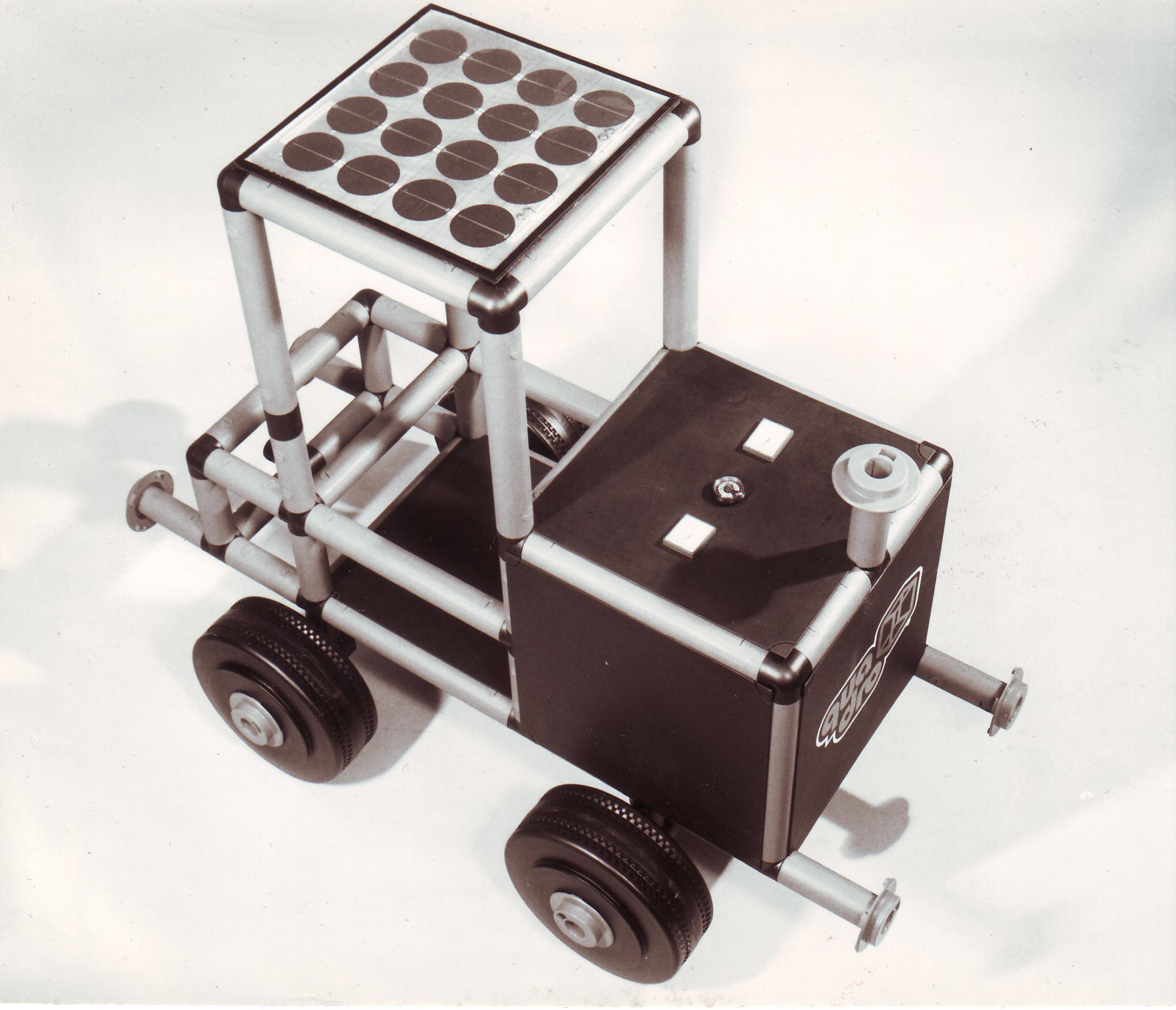 quadro-story-1979-solar-panel-car.jpg