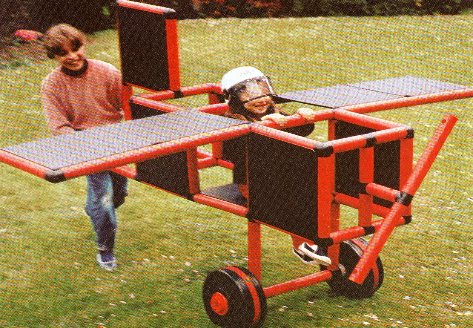 quadro-story-1980s-airplane.jpg