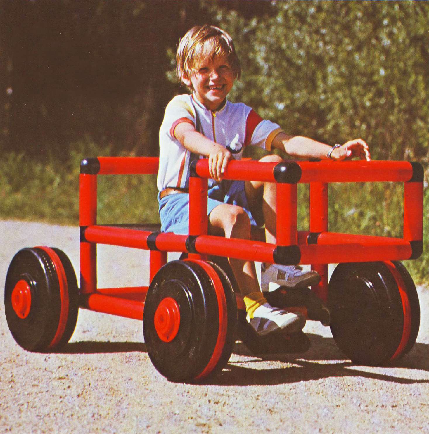 quadro-story-1980s-boy-drive-car.jpg