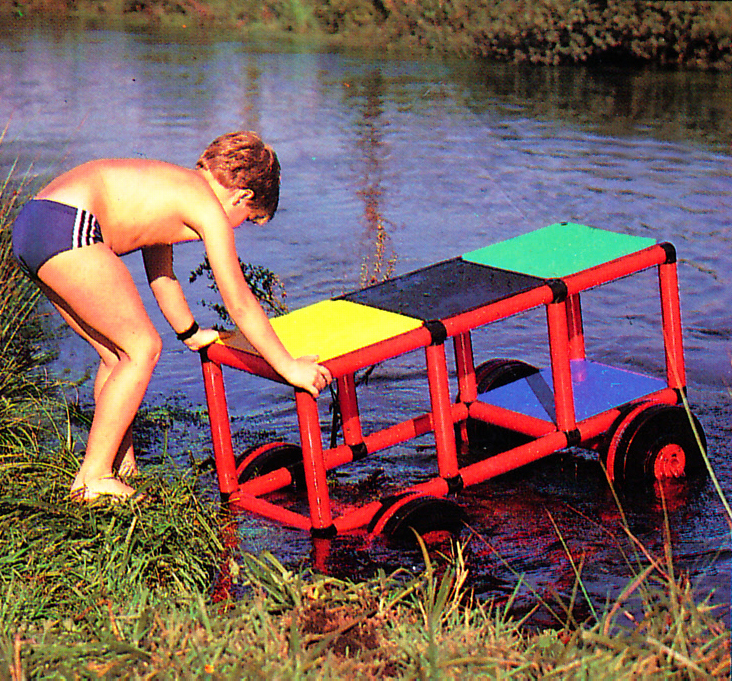 quadro-story-1980s-river-floating-wheels.jpg