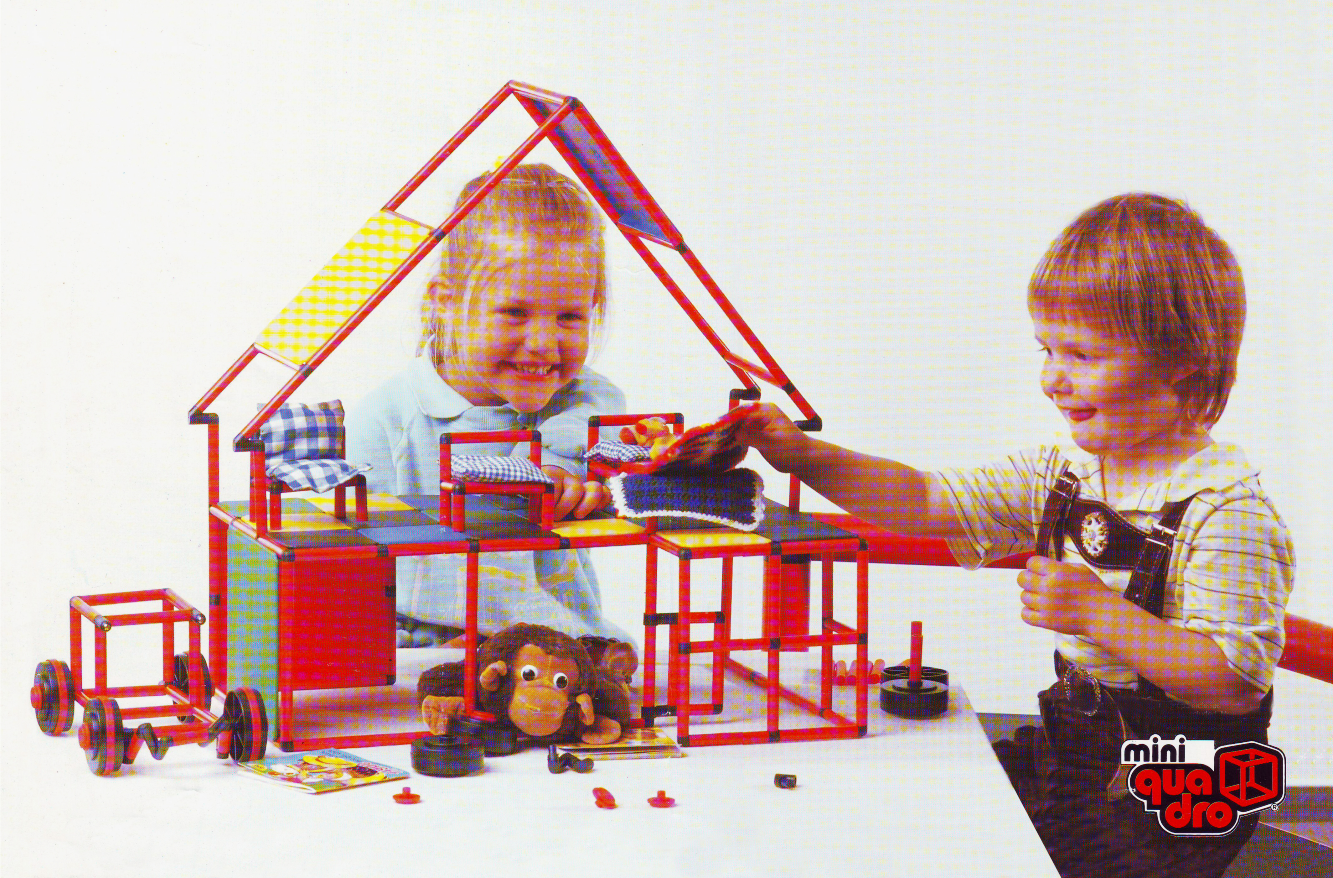 quadro-story-1981-kids-playing-miniquadro.jpg